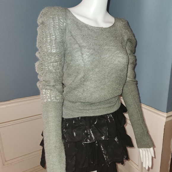 Sheer fuzzy mohair? Puff sleeve sweater M. Semi sheer. - Picture 2 of 5